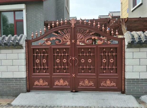 铝艺大门型材可以在原有款式基础上做一定程度(图1)